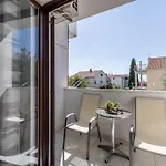 Apartment House Krishto *