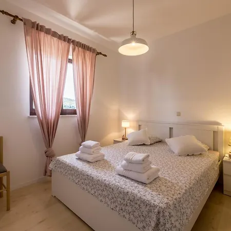 House Krishto 아파트 트로기르